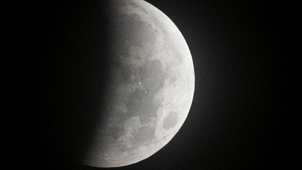 Eclipse lunar del 26 de mayo de 2021. Reuters