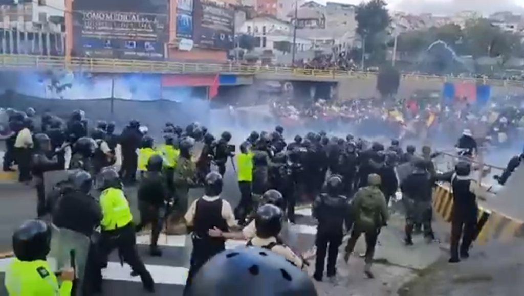 Enfrentamientos en los exteriores de la Asamblea Nacional