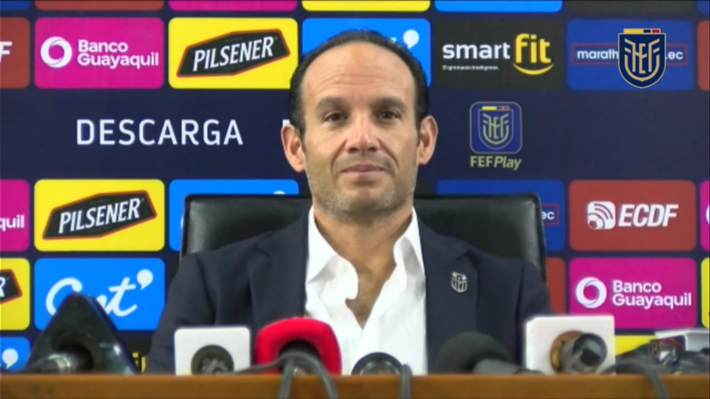 Rueda de prensa del presidente de la Federación Ecuatoriana de Fútbol (FEF), Francisco Egas