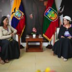 Vuelven las mascarillas: Varias instituciones públicas ordenan la medida a funcionarios y usuarios por tosferina
