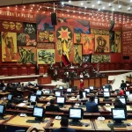 Siete heridos y dos vehículos afectados deja explosión en el norte de Quito