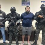Envuelto en cinta y abandonado: rescatan a hombre en la Perimetral de Guayaquil