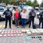 Mujer detenida en aeropuerto de Manta con alimentadoras ocultas en su equipaje