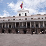 Panamá sale de la lista de paraísos fiscales de Ecuador tras firma de acuerdo