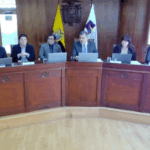 Presupuesto 2025 prioriza salud y educación, pero mantiene un alto déficit