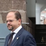 Tribunal Superior de Bogotá absuelve a Álvaro Uribe de condena por soborno y fraude procesal