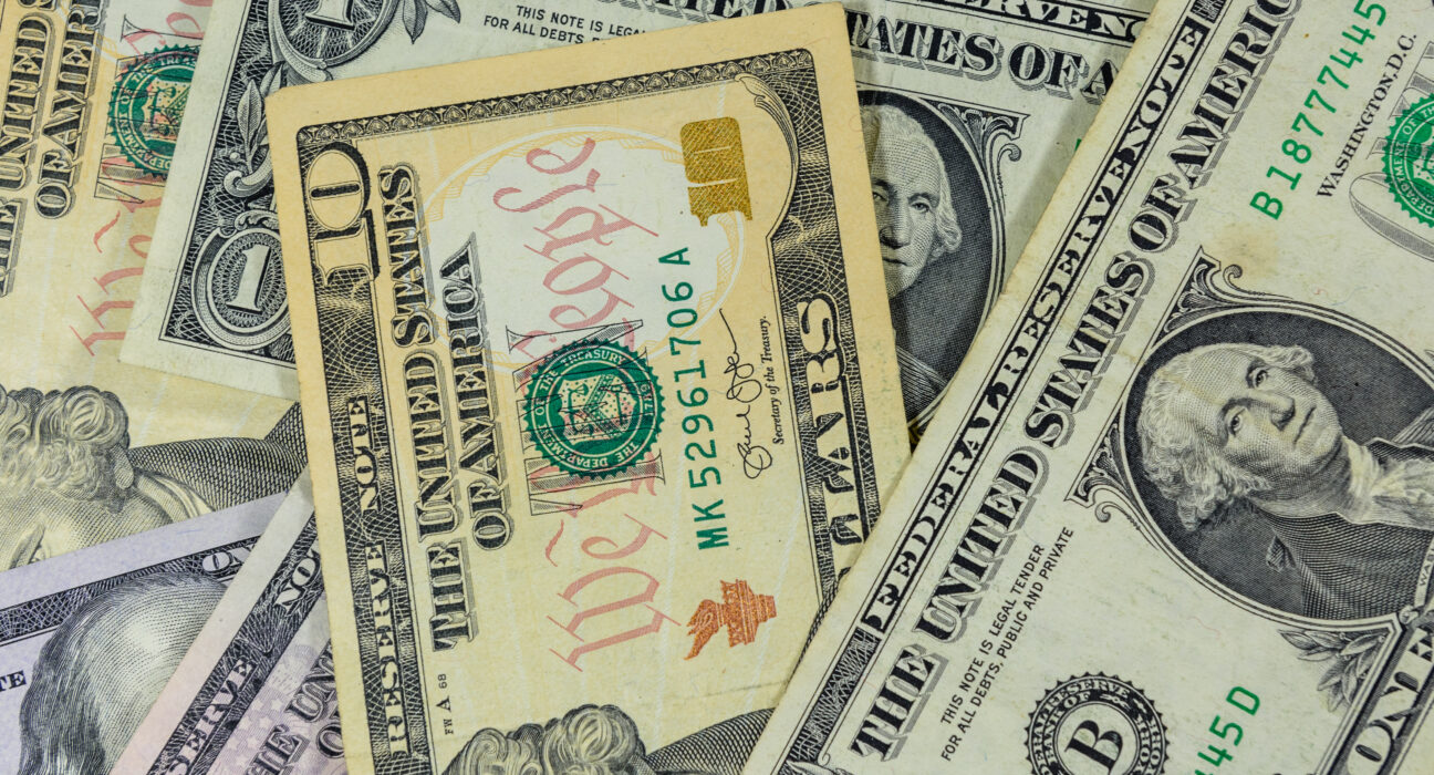 violencia económica dinero