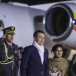 El papamóvil de Francisco llega a Belén convertido en clínica móvil para niños