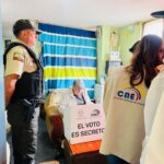 Gobierno entrega primer cargamento de medicamentos y dispositivos médicos por emergencia