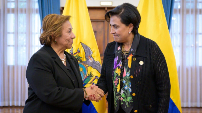 Cancilleres de Ecuador y Colombia mantuvieron una reunión reservada en Panamá