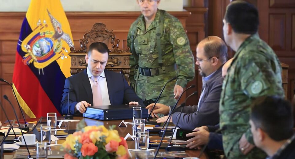 Noboa dispone evaluar una declaratoria de emergencia para compras en seguridad y defensa