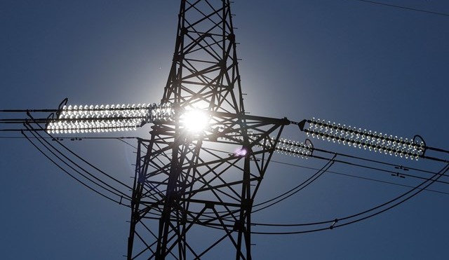 Colombia suspende "de forma indefinida" la venta de electricidad a Ecuador