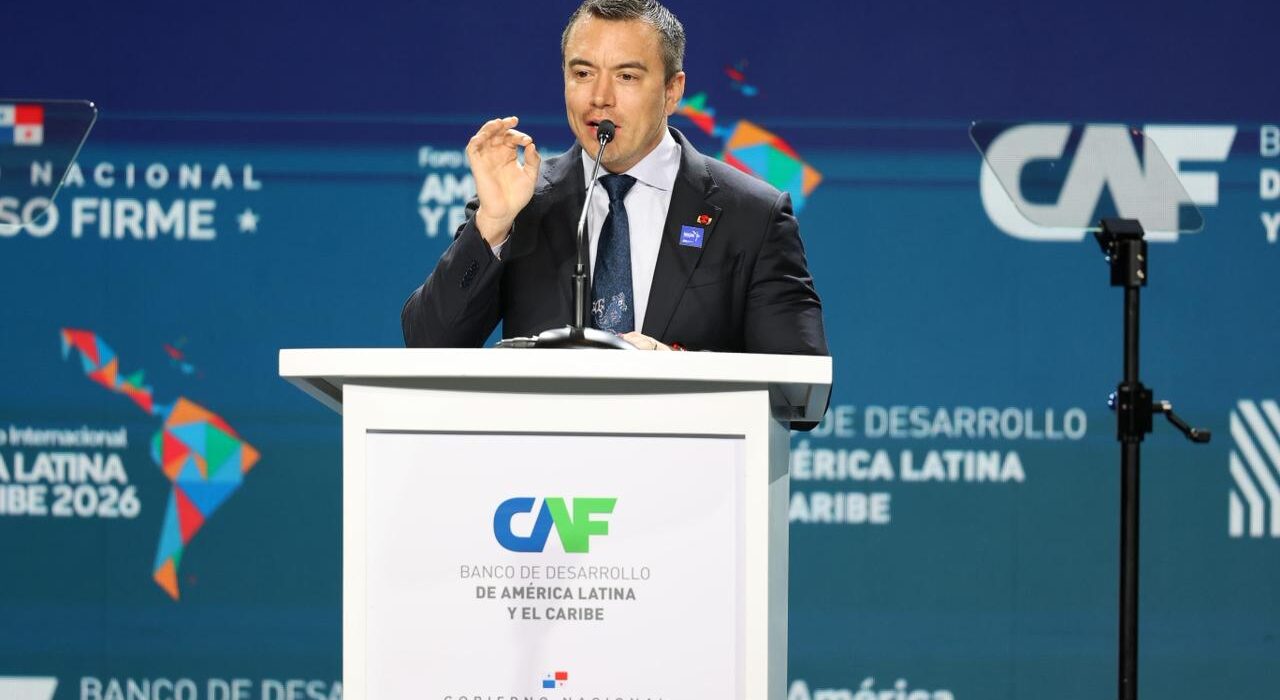 Noboa plantea que América Latina puede crecer hasta 5 % "si trabaja unida"