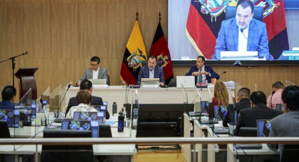 Concejo de Quito rechaza fiscalización por compra de trolebuses y anuncia acción ante la Corte Constitucional