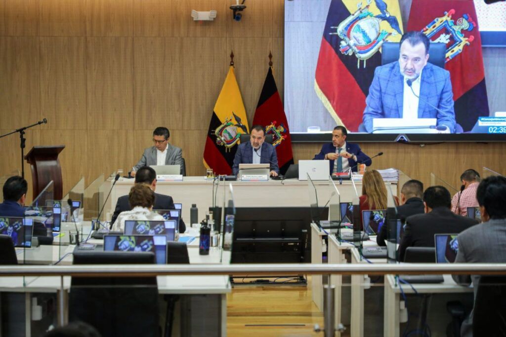 Concejo de Quito rechaza fiscalización por compra de trolebuses y anuncia acción ante la Corte Constitucional