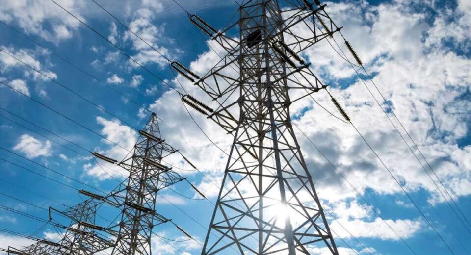 Gobierno asegura que puede cubrir demanda eléctrica