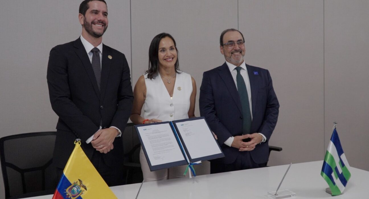 Ecuador suscribe acuerdo de cooperación con CAF