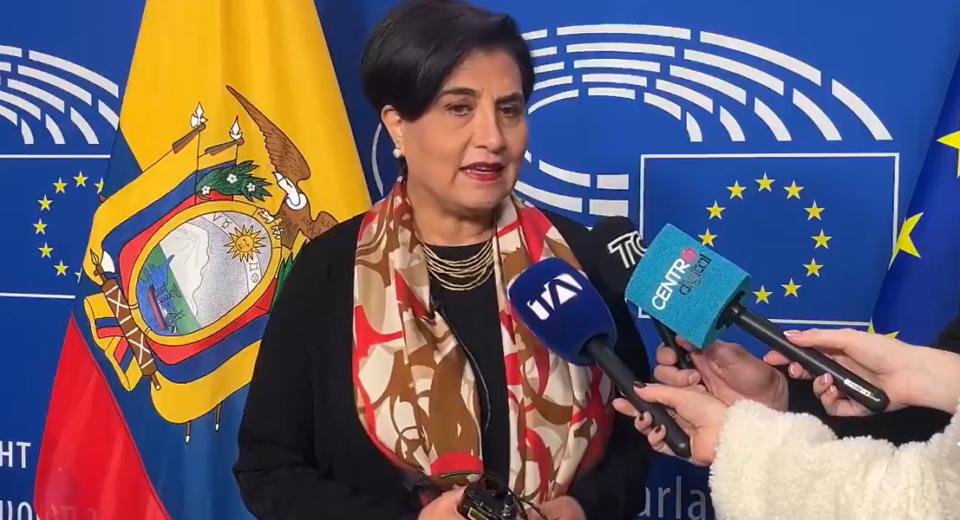 Ecuador pospone reunión con Colombia y ratifica postura sobre tasa de seguridad