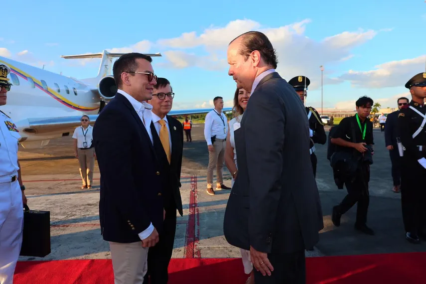 Noboa encabeza delegación ecuatoriana en Foro Económico en Panamá