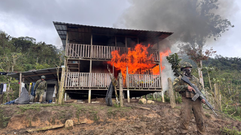 Ejército desmantela campamento del Frente Oliver Sinisterra en Imbabura