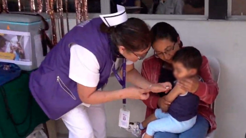 Inicia campaña nacional de vacunación contra el sarampión en nueve ciudades