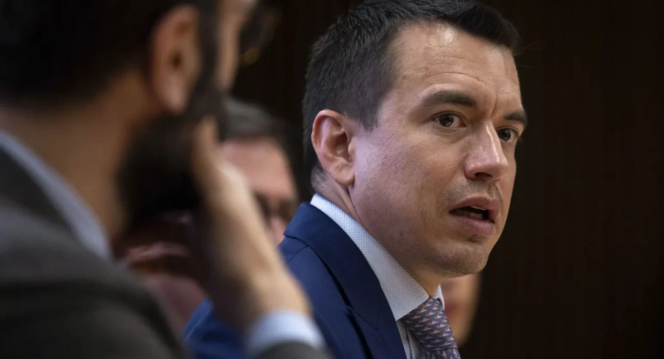 Noboa anuncia crédito “Emprende Violeta” para mujeres emprendedoras