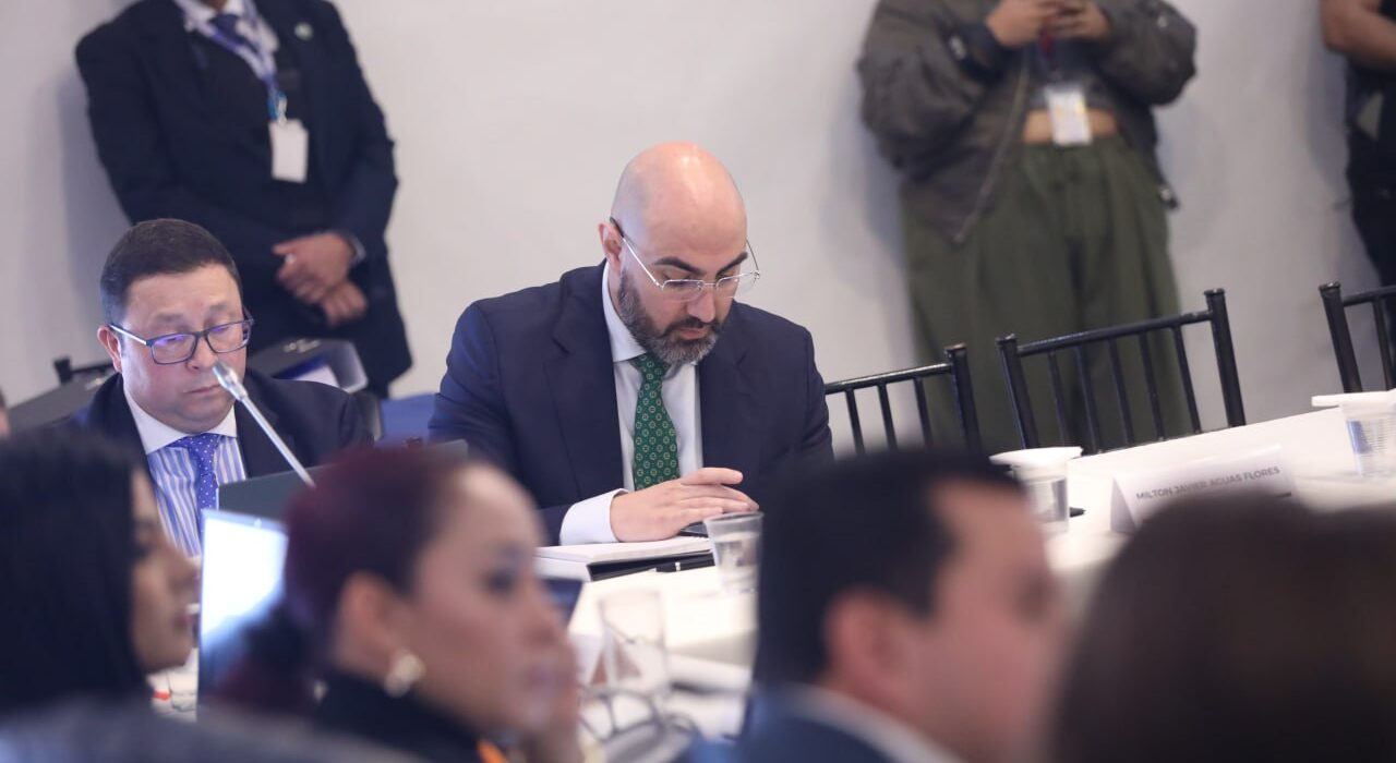 Dos testigos acuden al segundo día de juicio político contra Mario Godoy