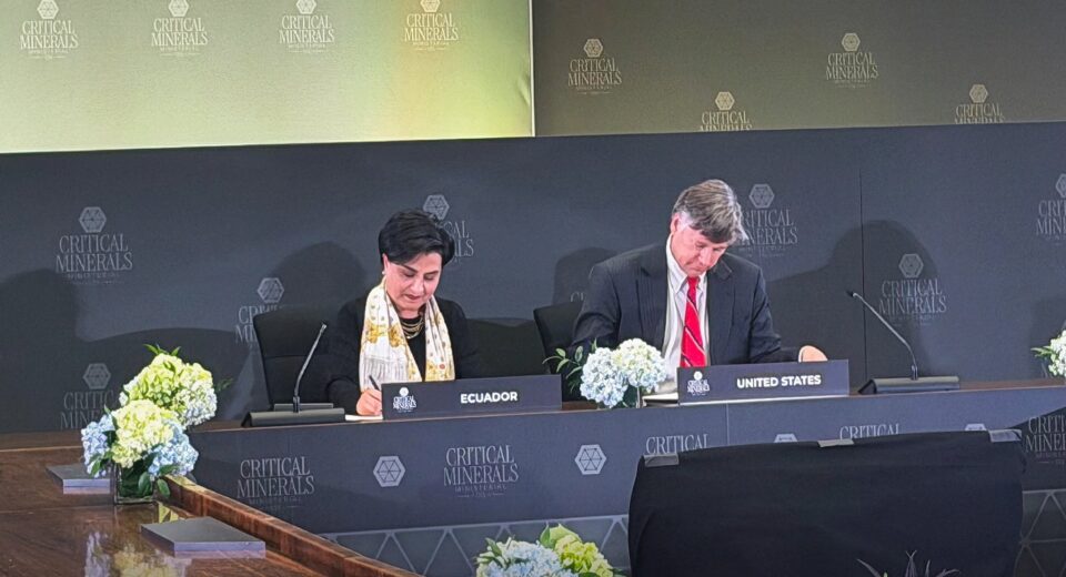 Ecuador suscribe acuerdo con EE.UU. para fortalecer cadenas de minerales críticos
