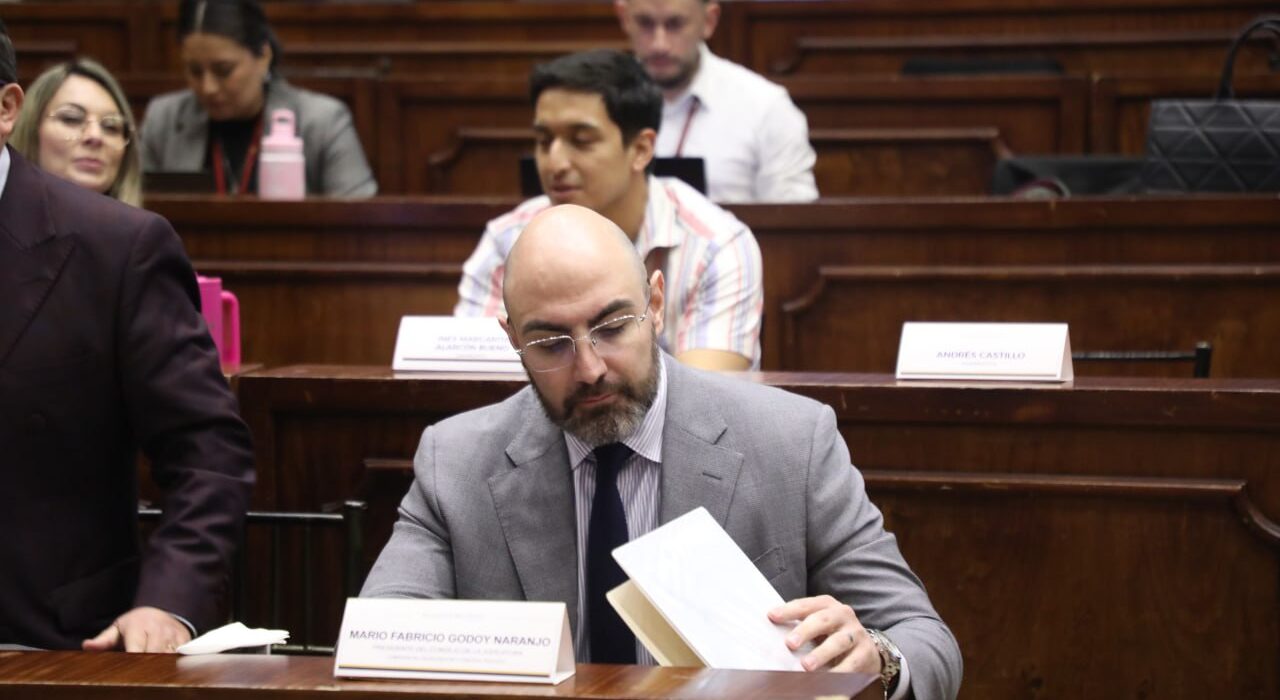 Juez anticorrupción Carlos Serrano solicita comparecer de forma virtual en el juicio político contra Mario Godoy