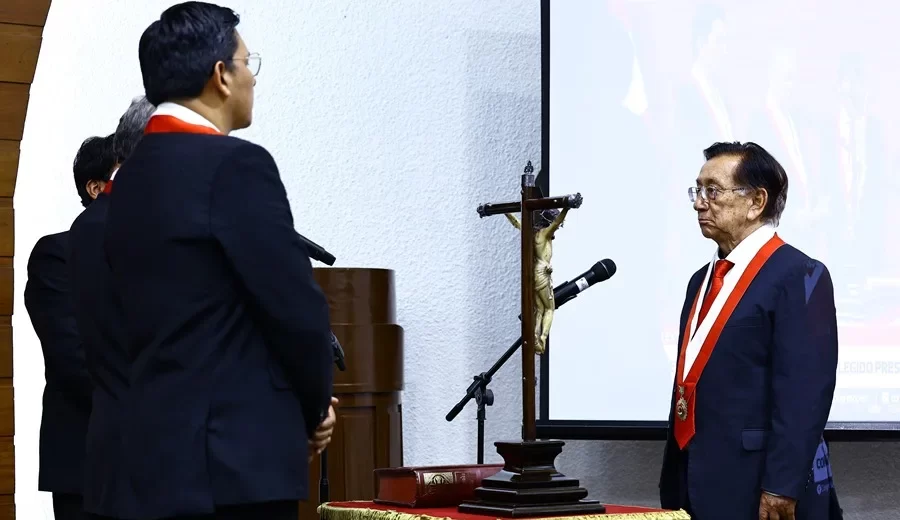José María Balcázar es el nuevo presidente interino de Perú