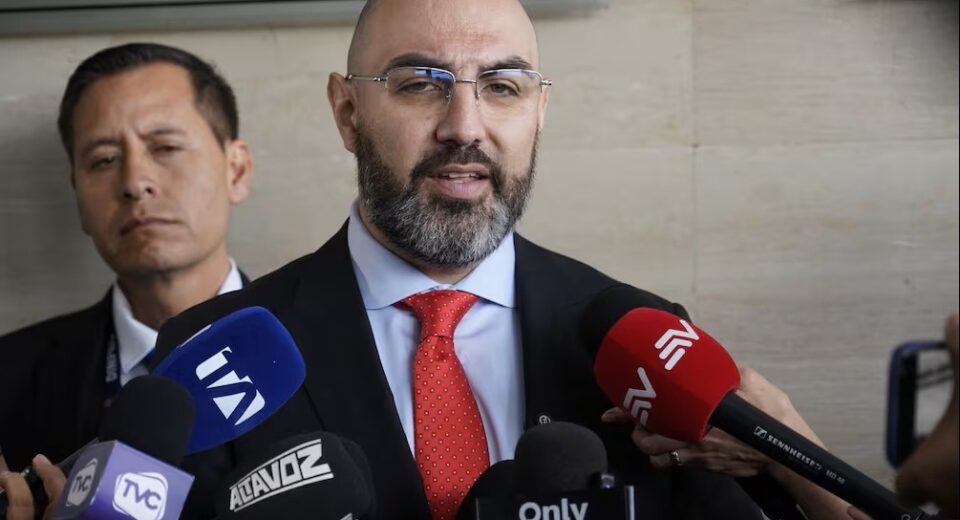 Godoy dice que evaluará eventual renuncia según avance juicio político en la Asamblea