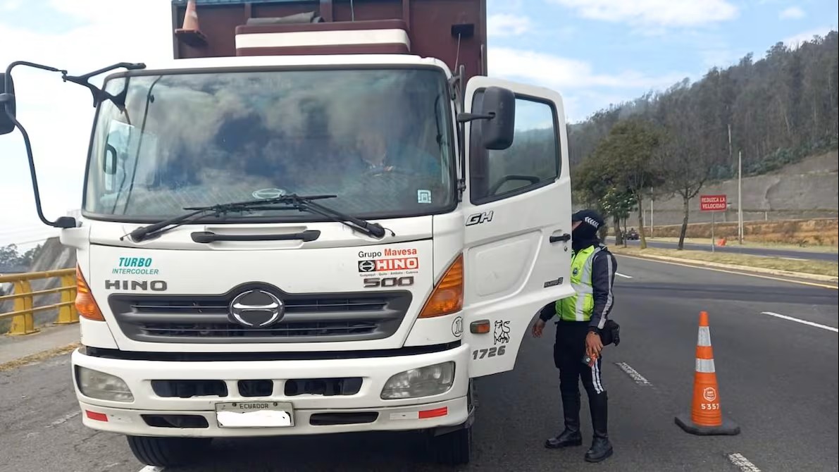 AMT registra más de 500 citaciones por restricción a vehículos pesados