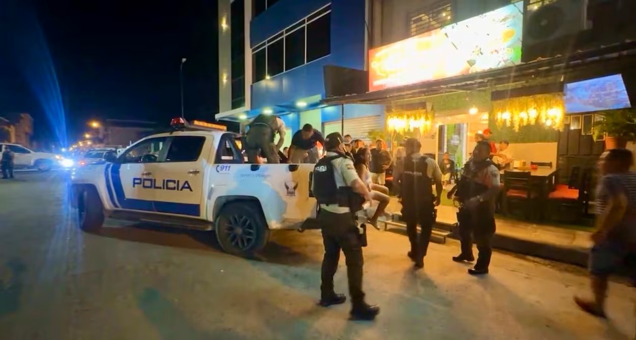 Mujer embarazada muere en ataque armado en Huaquillas: bebé sobrevive tras cirugía de emergencia