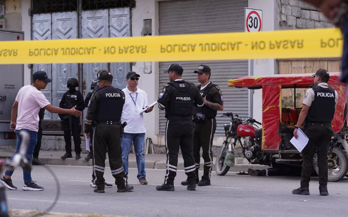 Asesinan a dos jóvenes dentro de una vivienda en Durán
