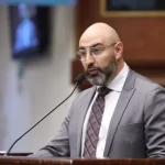 Trump se ofrece para mediar entre Colombia y Ecuador por guerra comercial, según Petro