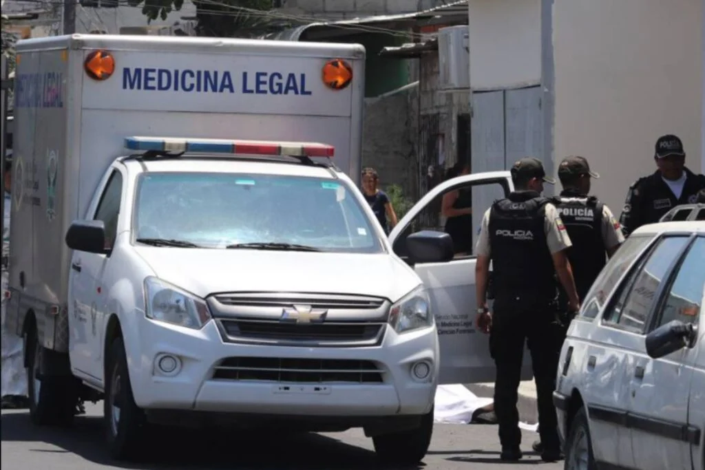 Hallan cadáver y osamentas humanas dentro de una vivienda en Posorja, Guayaquil