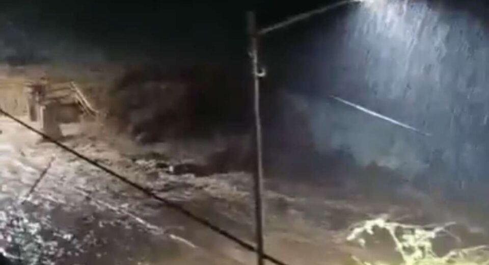 Desbordamiento de ríos y quebradas genera emergencia en Santo Domingo