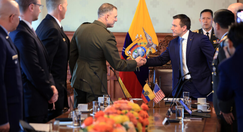 Noboa recibe en Carondelet a altas autoridades del Comando Sur de EE.UU.