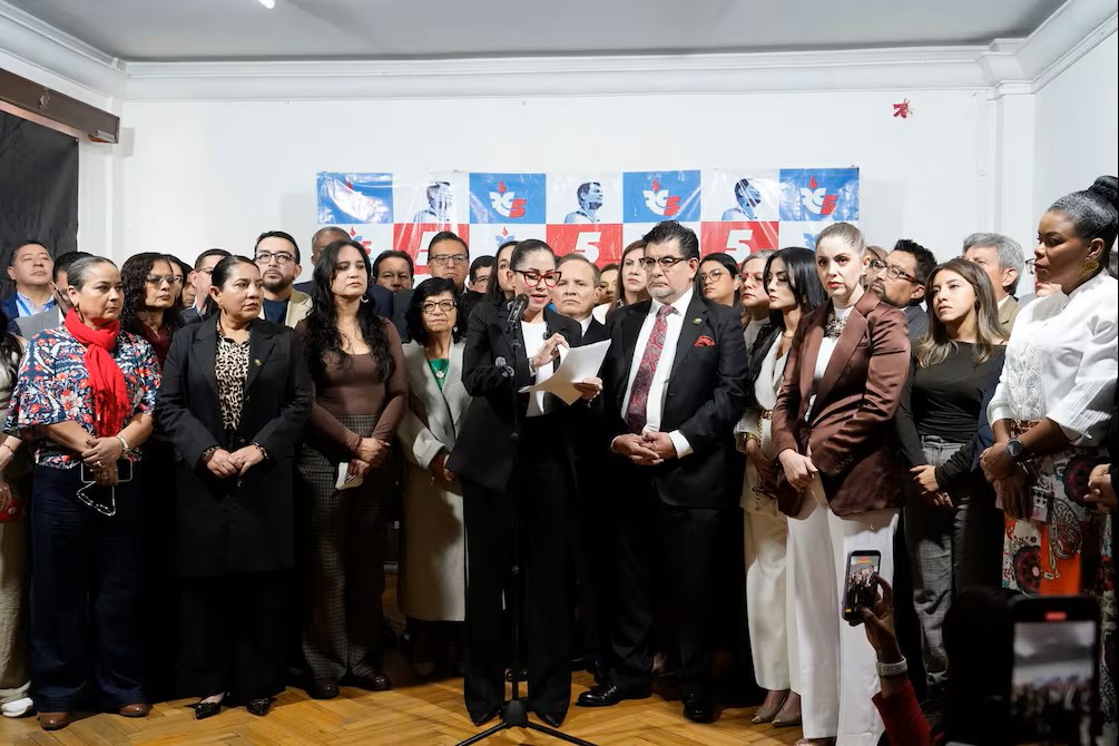 Juez del TCE suspende por nueve meses a la Revolución Ciudadana tras denuncia por caso Caja Chica