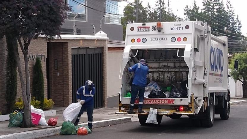 Alcalde Muñoz anuncia modulaciones en la tasa de recolección de basura en Quito