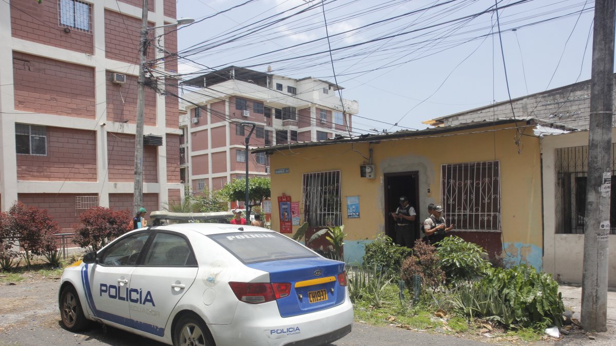 Periodista y líder comunitario es hallado muerto y embalado dentro de su vivienda en Guayaquil