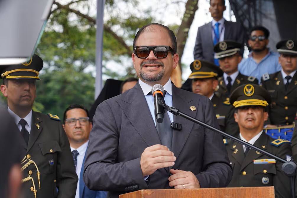 Gobierno coordina apagones durante toque de queda para facilitar operativos, detalla Reimberg