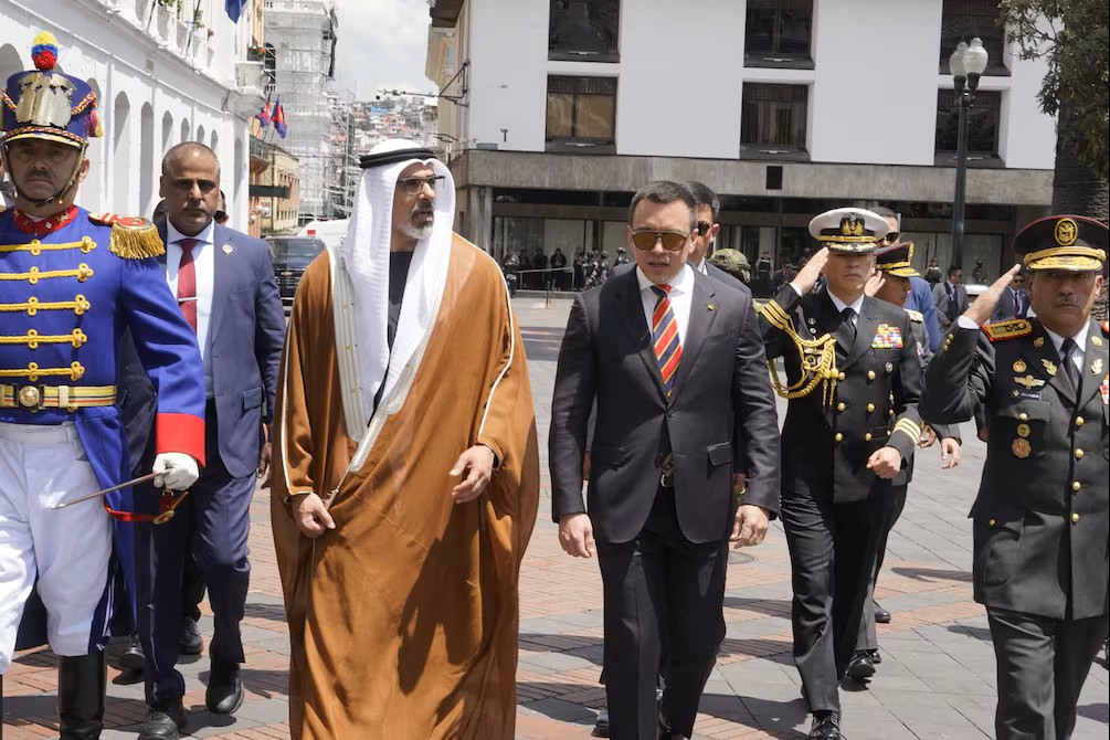 Noboa recibe en Carondelet al príncipe heredero de Abu Dabi