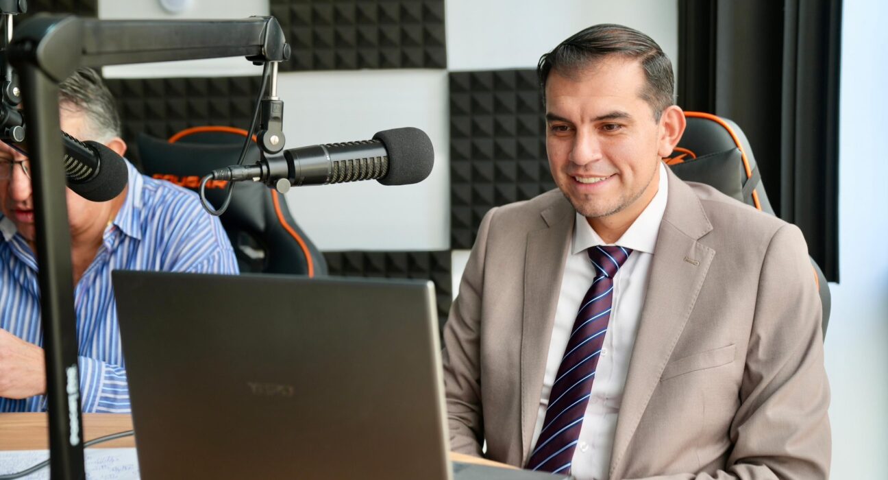 Ministro confirma vigencia de normativa que flexibiliza la jornada laboral