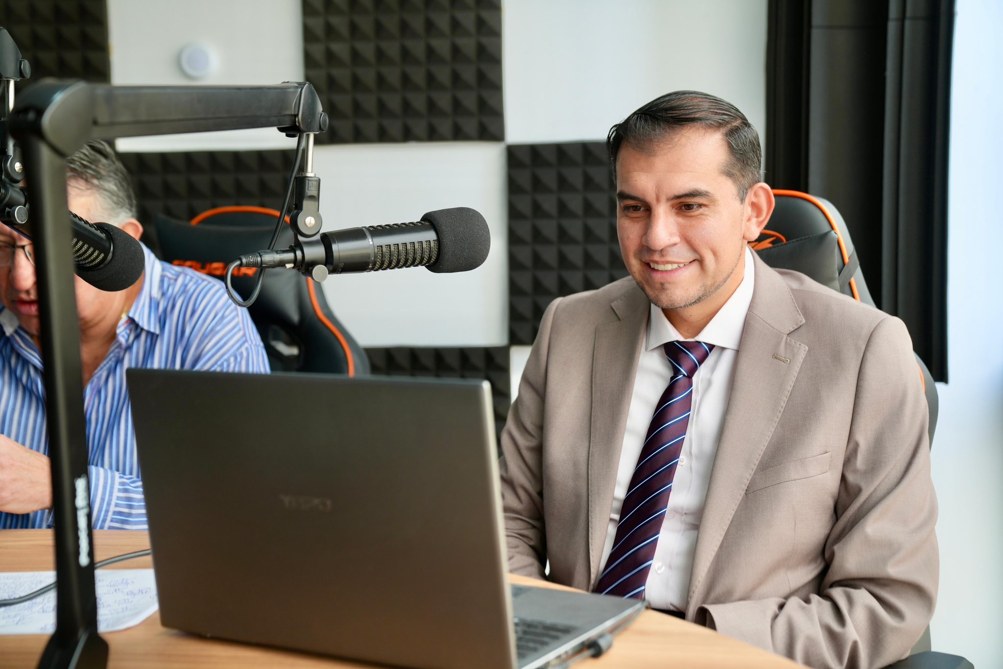 Ministro confirma vigencia de normativa que flexibiliza la jornada laboral