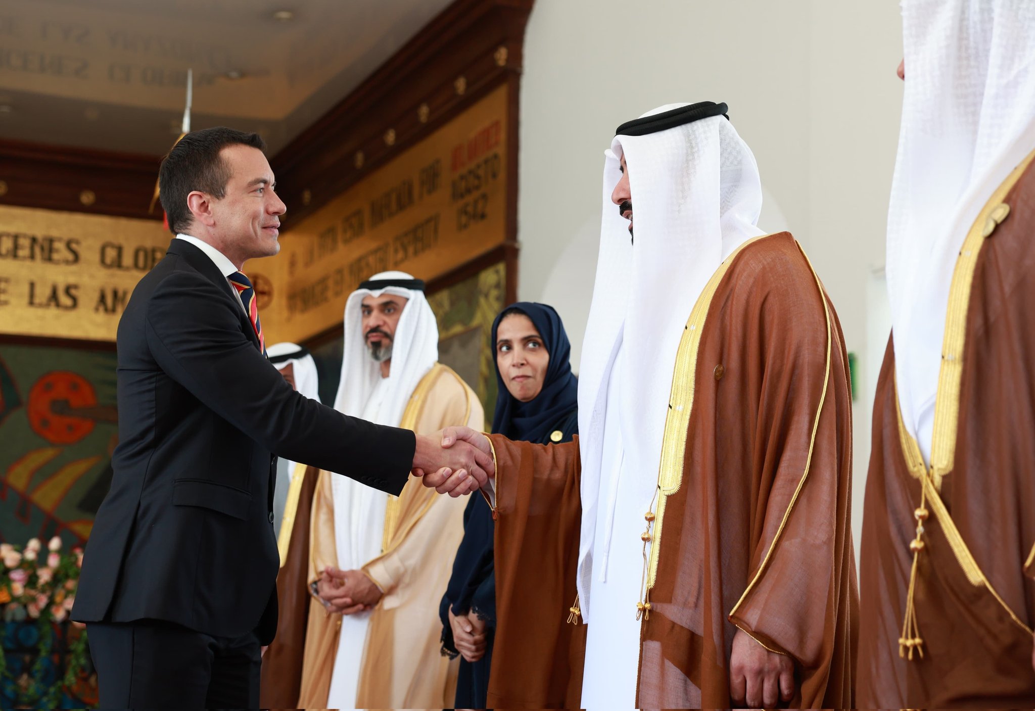 Ecuador y Emiratos Árabes Unidos firman acuerdos en inversión, defensa y lucha contra corrupción