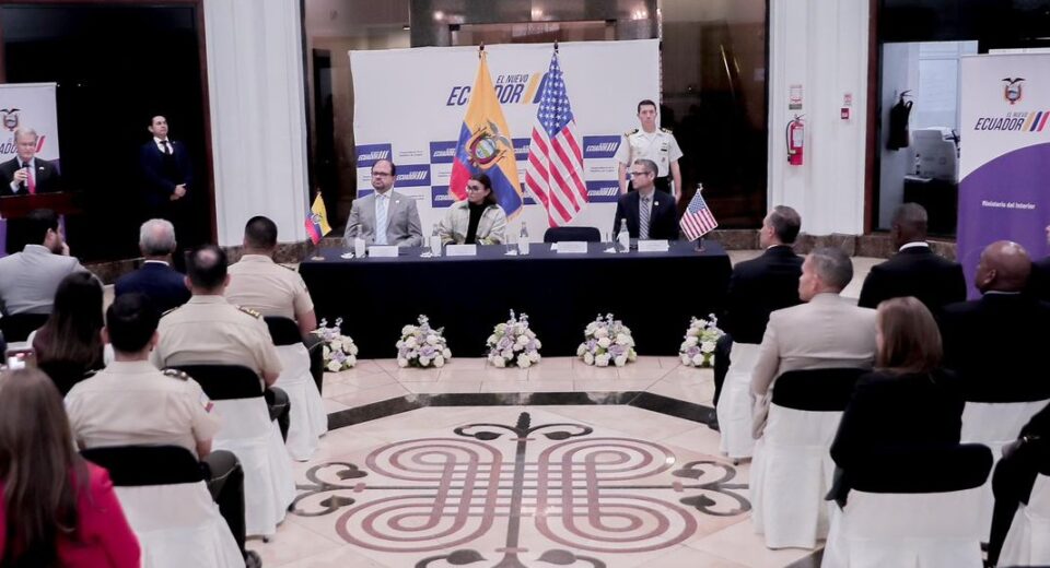 Reimberg anuncia que el FBI tendrá oficina en Quito para investigar crimen organizado