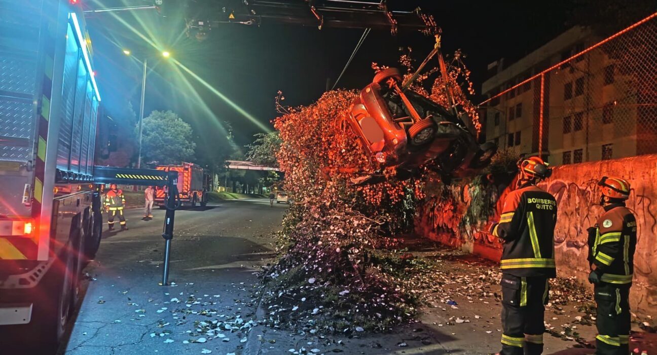 Siniestro en av. Occidental deja siete heridos en el norte de Quito