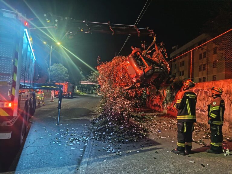 Siniestro en av. Occidental deja siete heridos en el norte de Quito