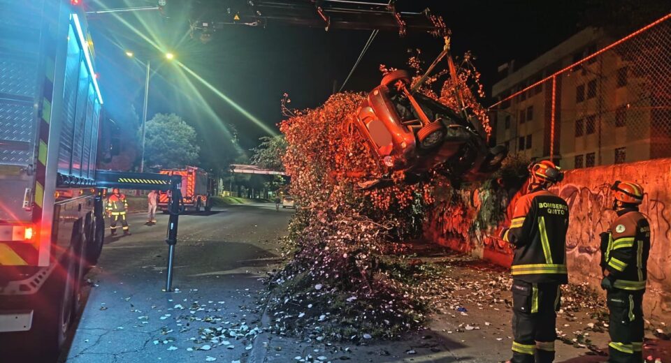 Siniestro en av. Occidental deja siete heridos en el norte de Quito